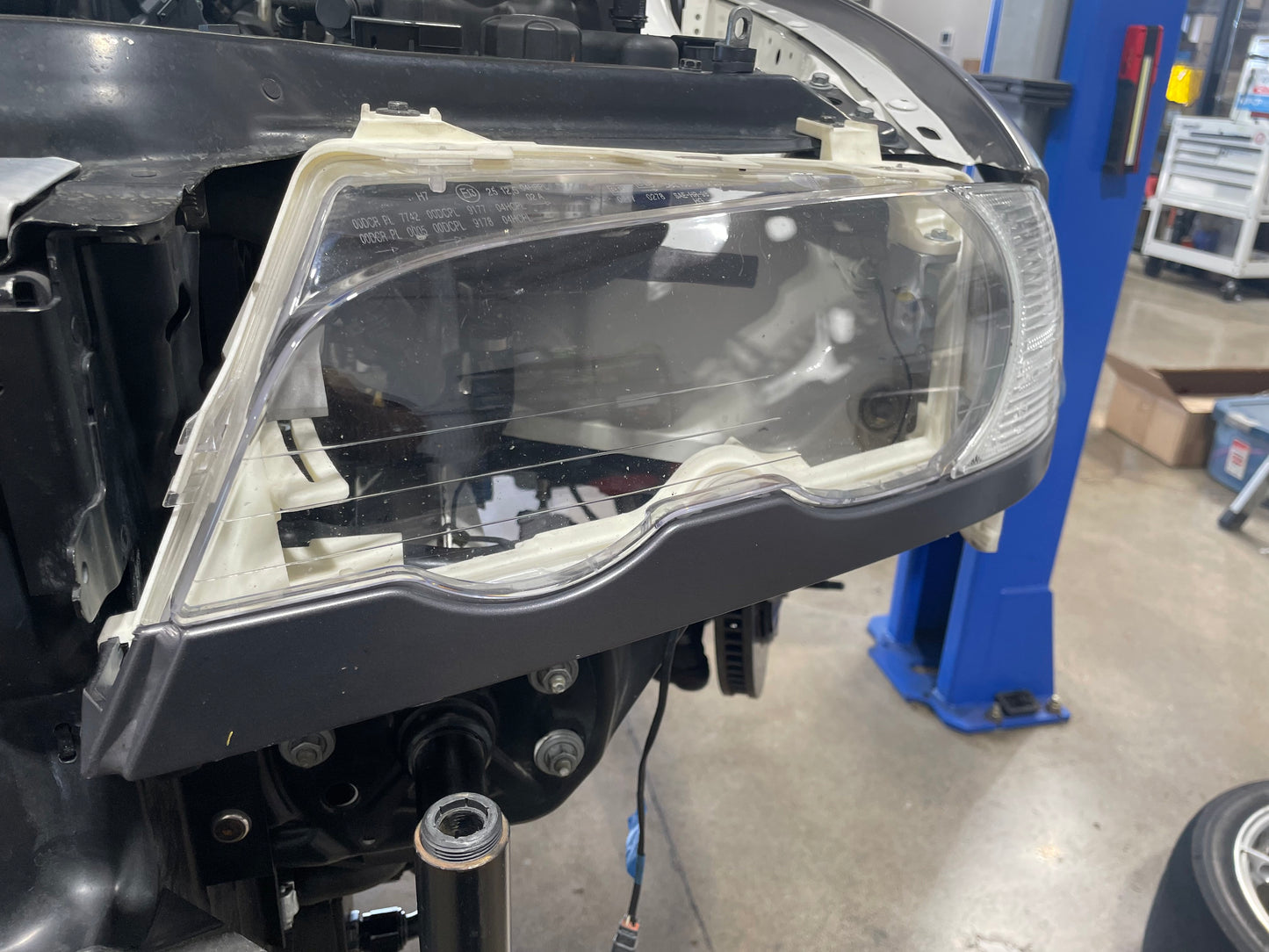 99.00106 E46 Headlight Frame kit
