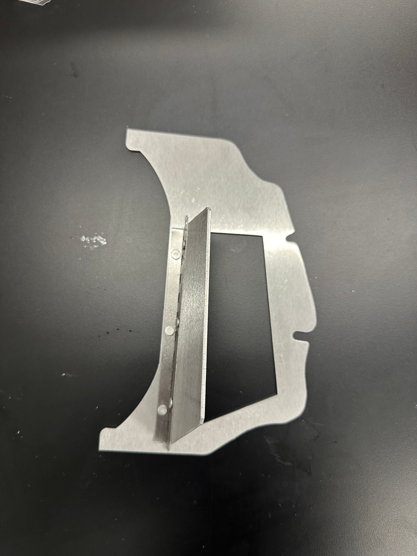 B48D Oil Pan Baffle for 11138580122 Pan
