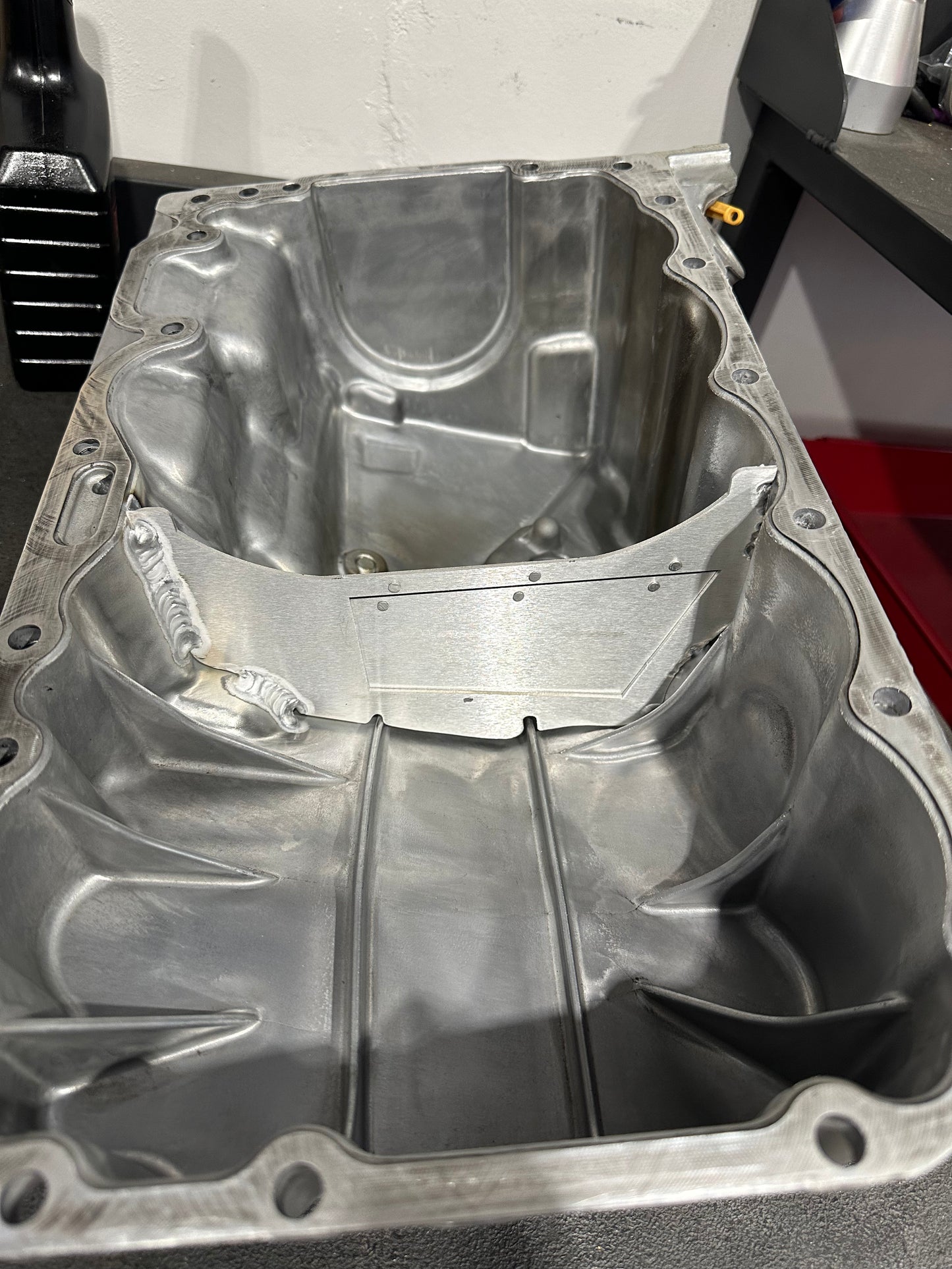 B48D Oil Pan Baffle for 11138580122 Pan