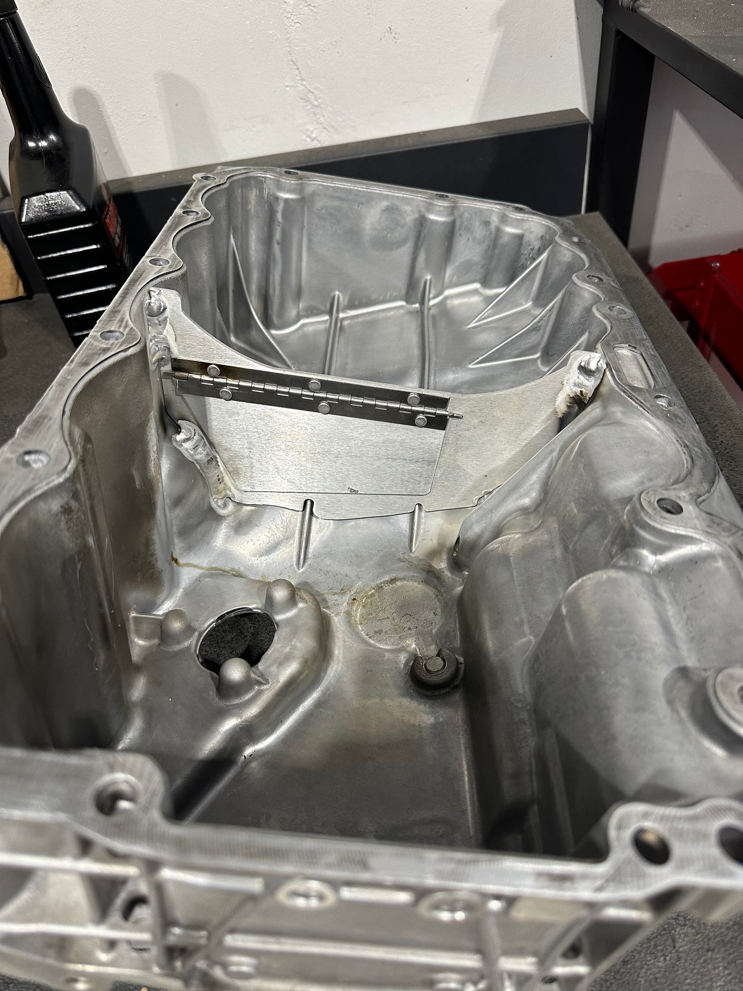 B48D Oil Pan Baffle for 11138580122 Pan