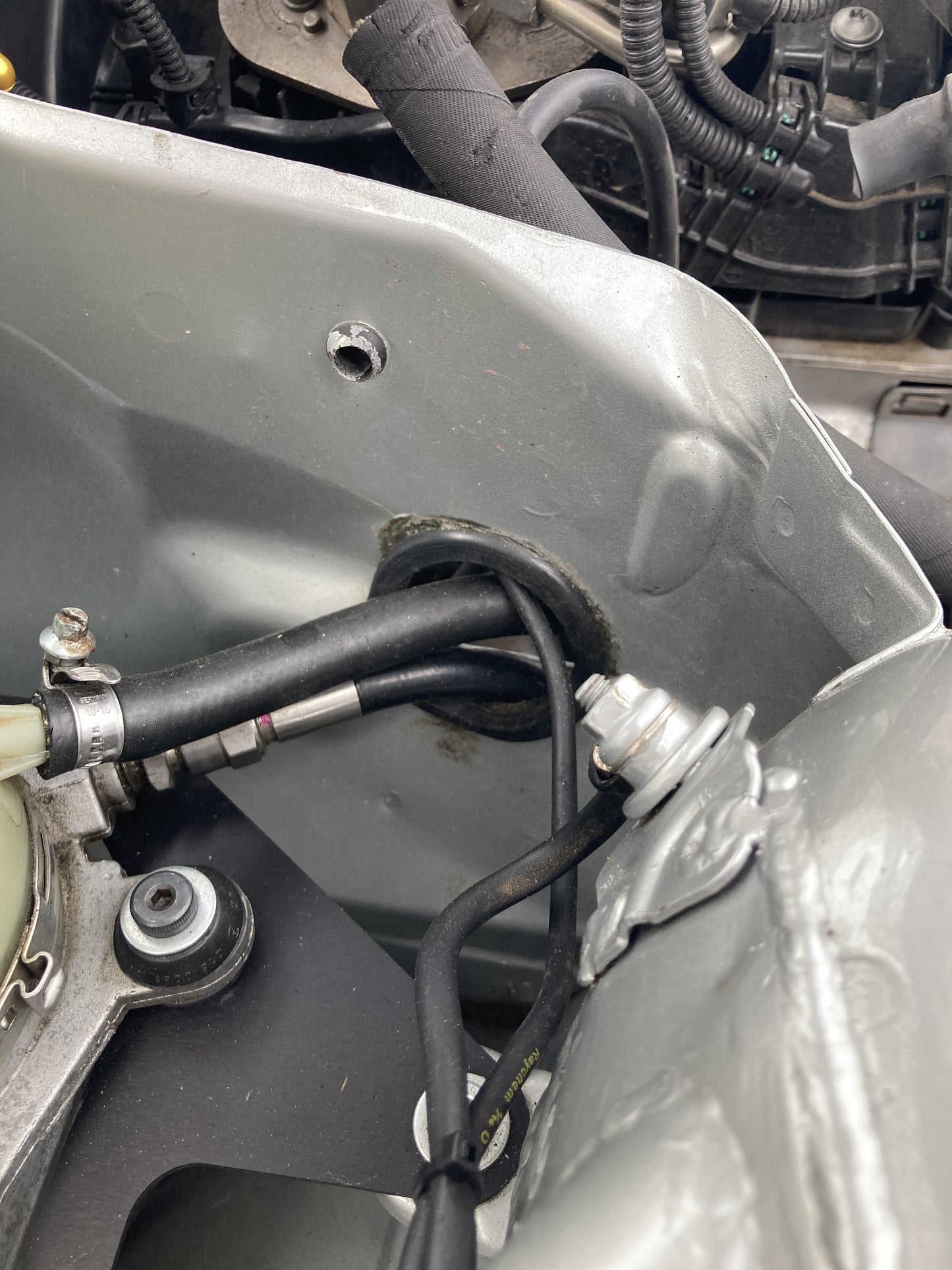 E46 Volvo Power Steering Lines and Mount Kit