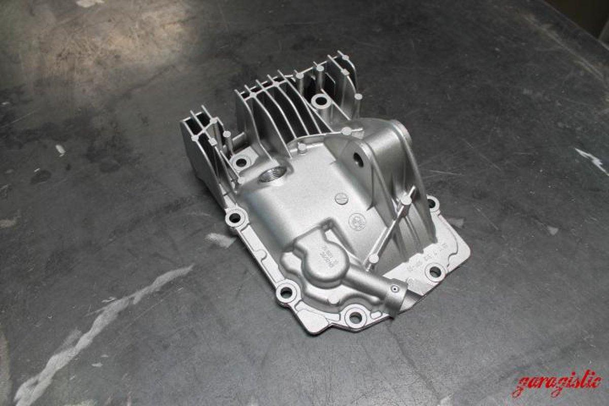 E46 (Non-M) Finned Differential Cover - 33117512980