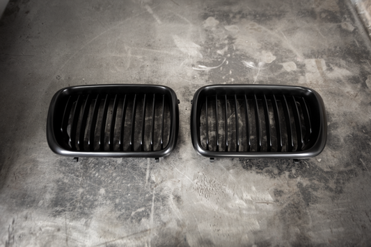 E36 (96-99) Matte Black Kidney Grille Set - 51138195151, 51138195152