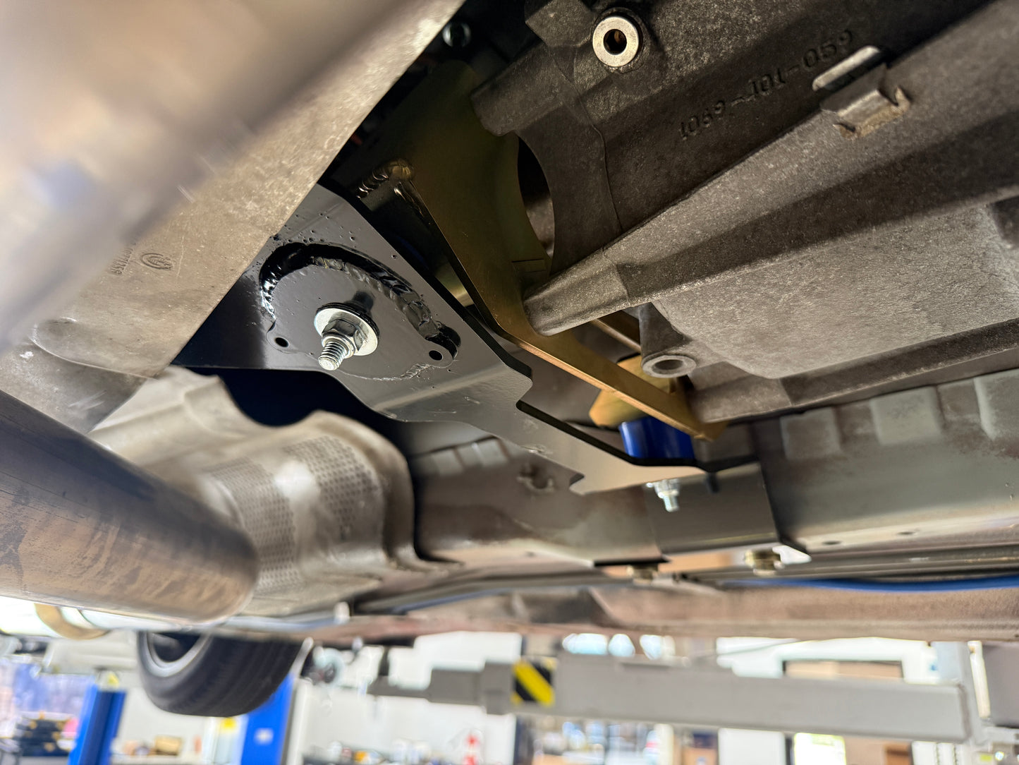 E36 - B48 GS6-37 or GS6-53 Transmission Lower Mount