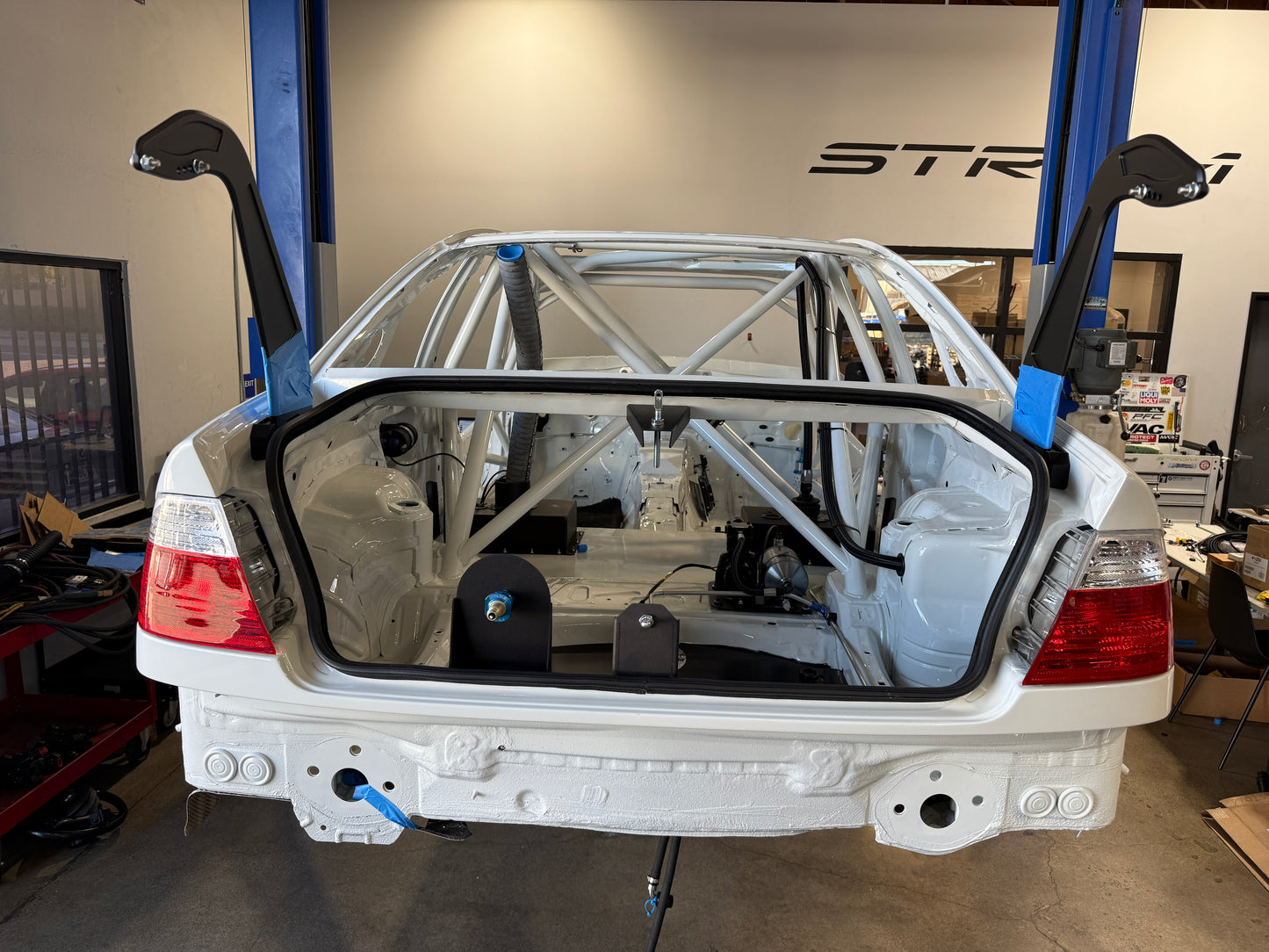 STROM E46 Swan Neck Carbon Wing Kit