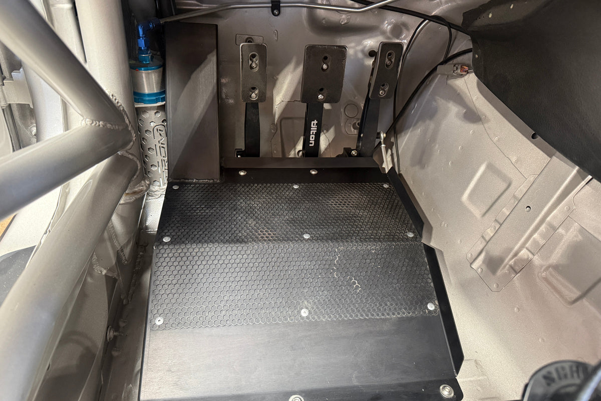 E46 - Tilton 850-Series Pedal Assembly Floor Mount Kit