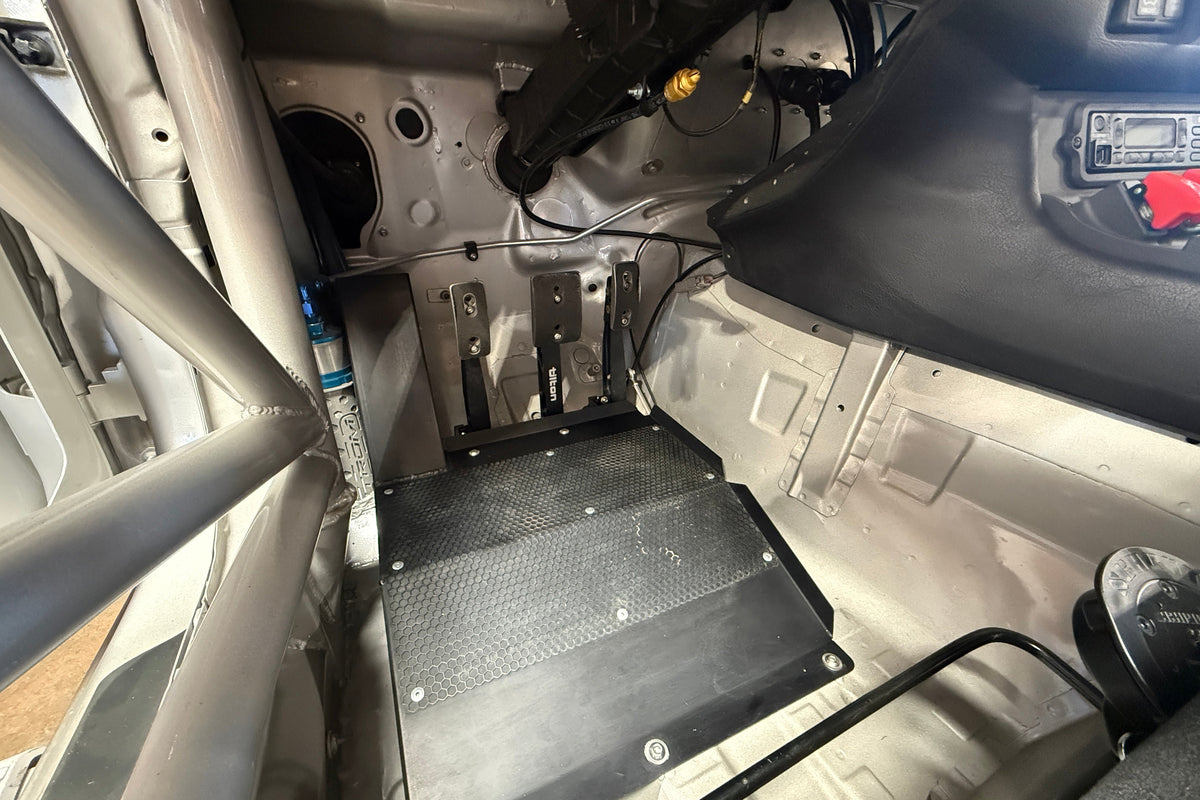 E46 - Tilton 850-Series Pedal Assembly Floor Mount Kit