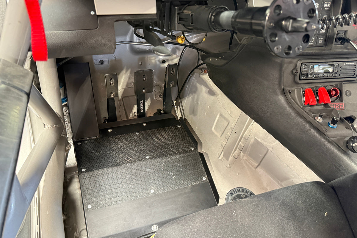 E46 - Tilton 850-Series Pedal Assembly Floor Mount Kit