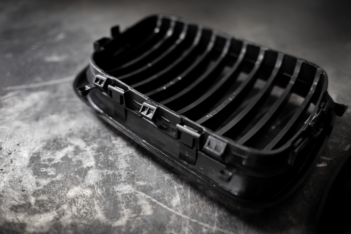 E36 (96-99) Matte Black Kidney Grille Set - 51138195151, 51138195152